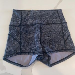 Lululemon shorts 2.5"